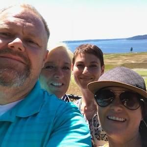 Meet your Posher, Bobbi